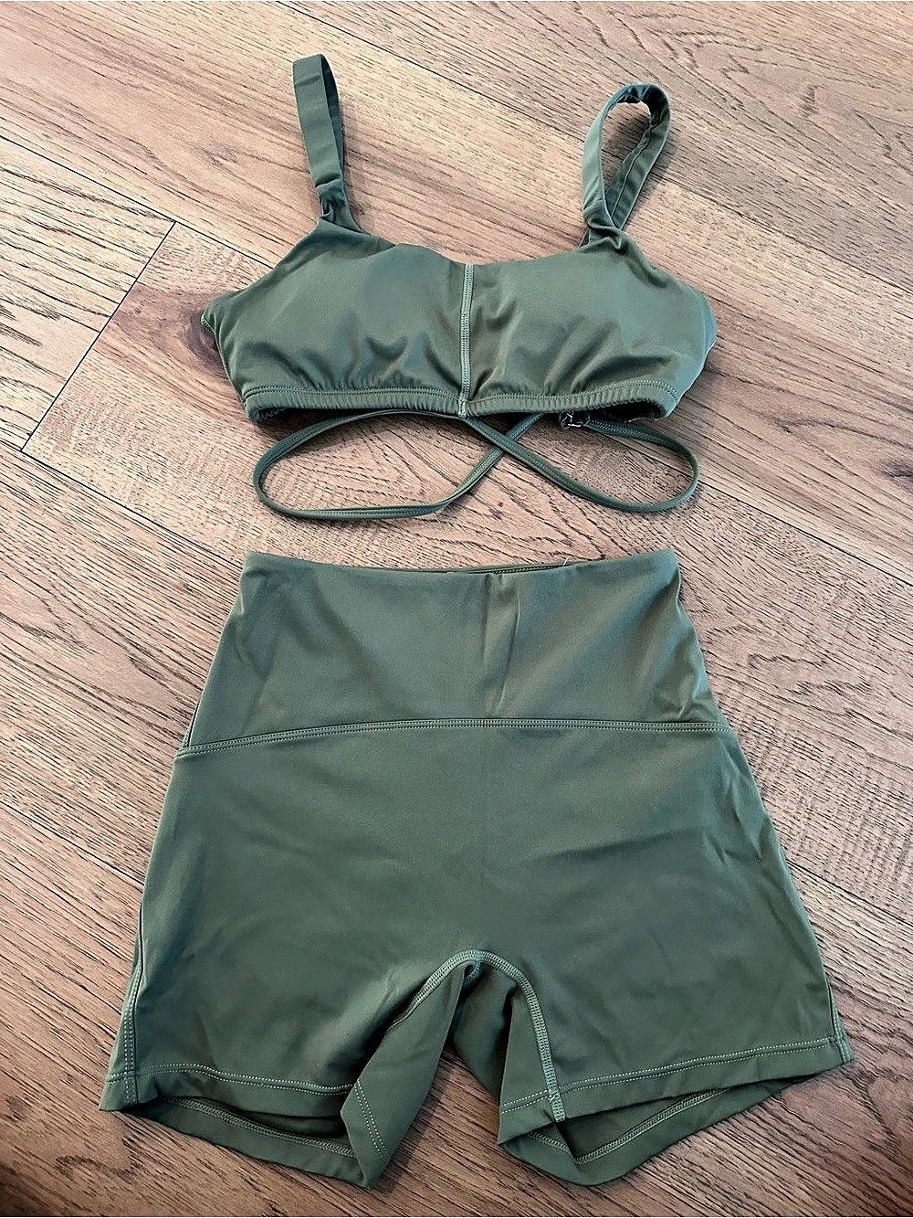 Fall style Green Two-Piece Workout Set
